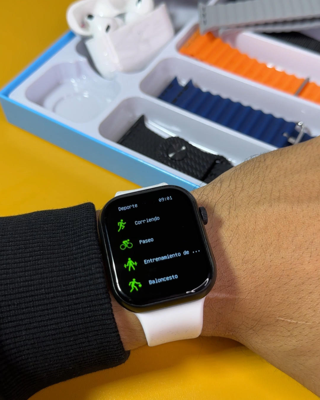 SmartWatch Con 7 Manillas y Audífonos